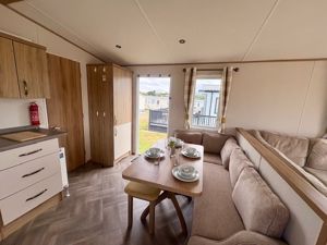 Diner- click for photo gallery